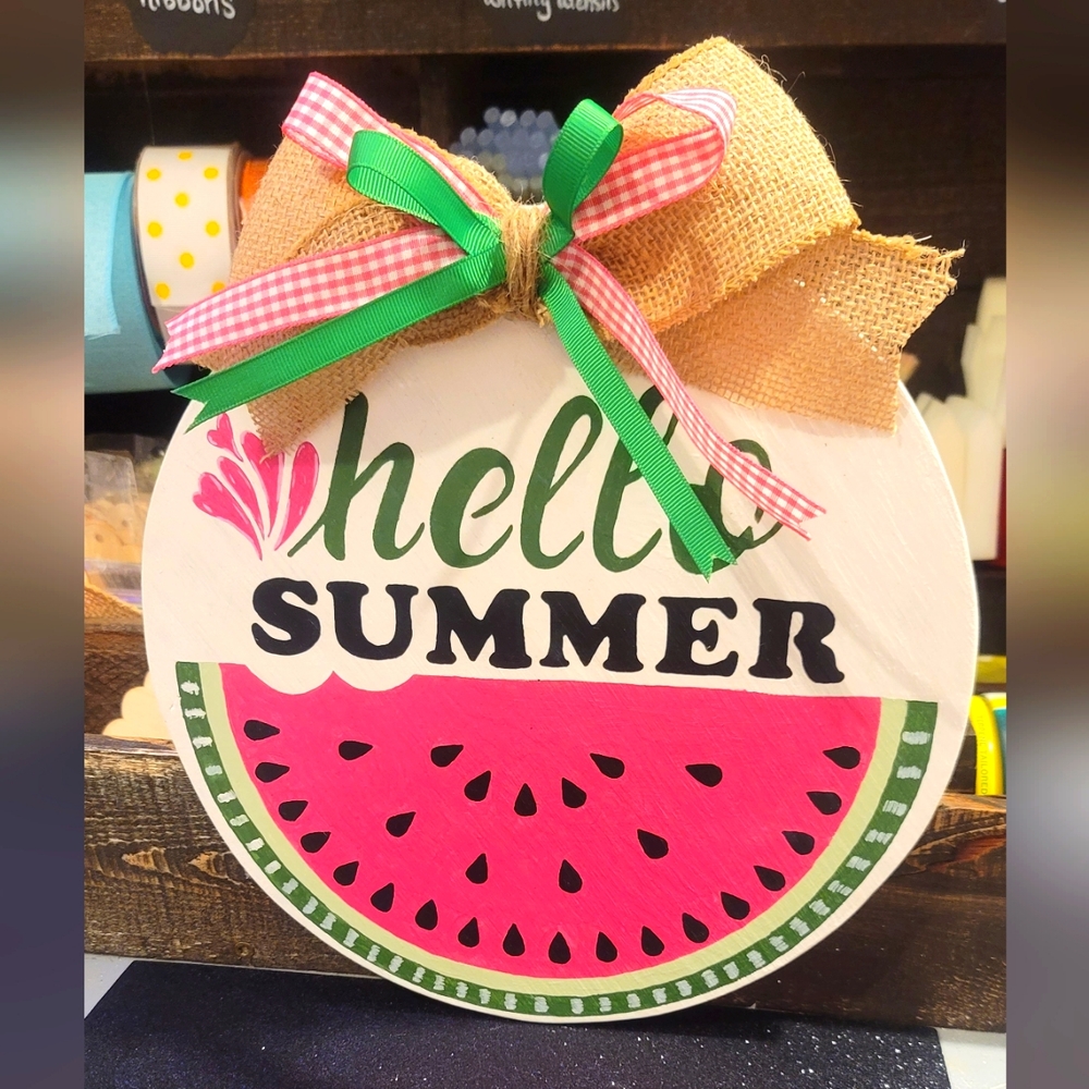 "Hello Summer" hanging door sign
